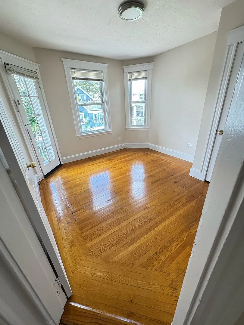 Building Photo - 43 Atkins St #4D