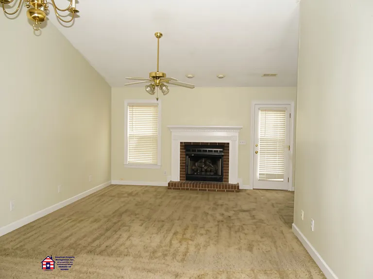 302 S Harding Dr #K — Photo 3