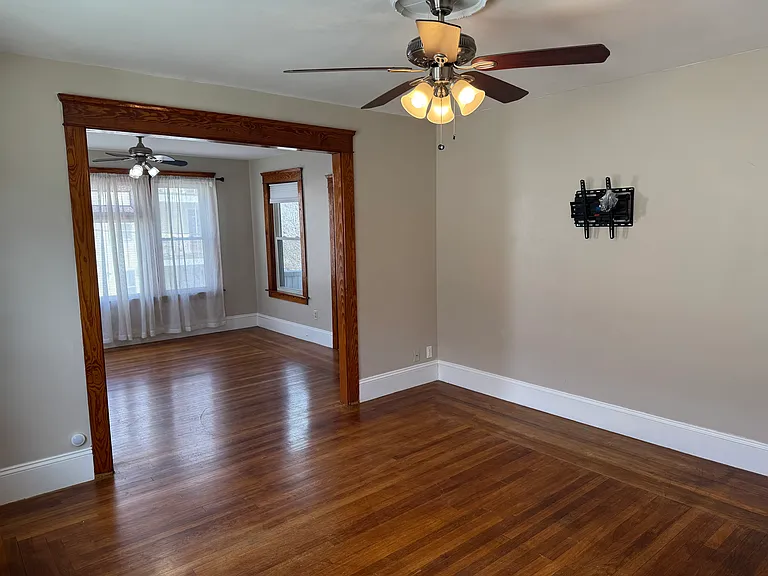 110-112 Waltham St #110 — Photo 10