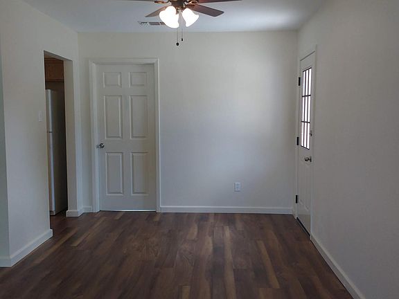 Living/dining area