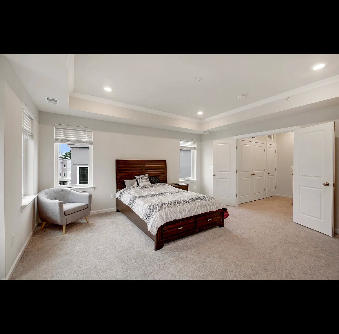 3 bed, 2.5 bath, 1900 sqft, $2,950 — Photo 3