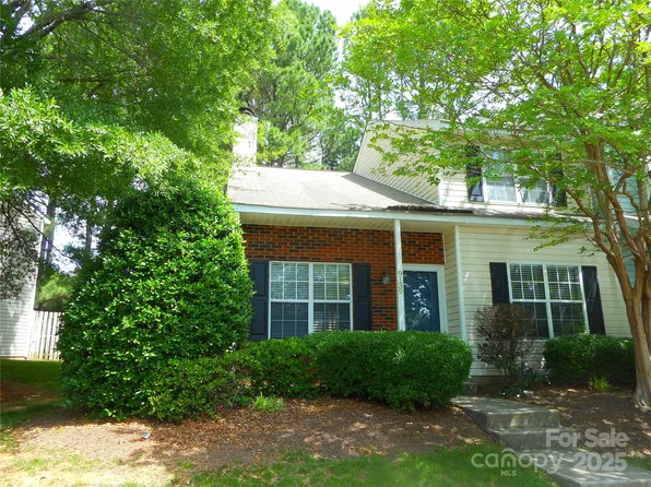 9139 Charminster Ct, Charlotte, NC 28269