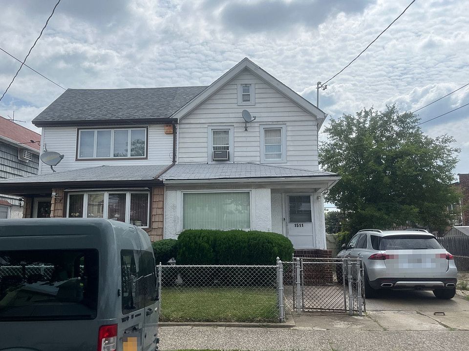 1st image of 1511 E 58th St