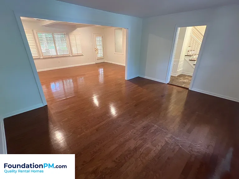 7939 Dovie Ln — Photo 10
