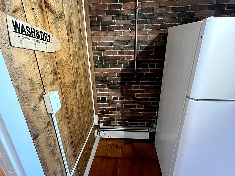 6 Common St #3 — Photo 2