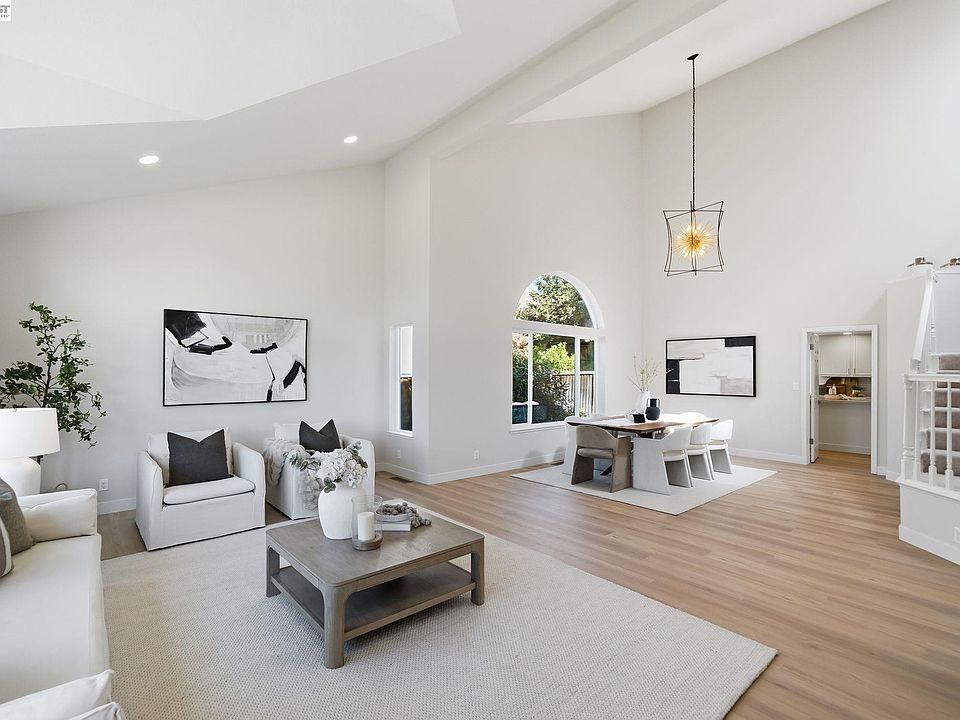 1st image of 47 Palacio Ct