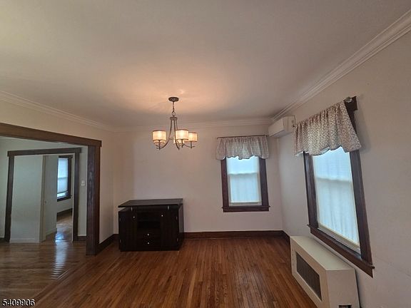 4th image of 1038 Fairview Pl