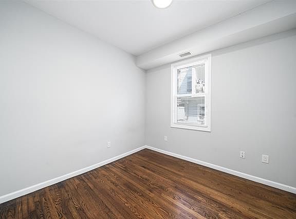 5th image of 408 Monastery Pl APT 1