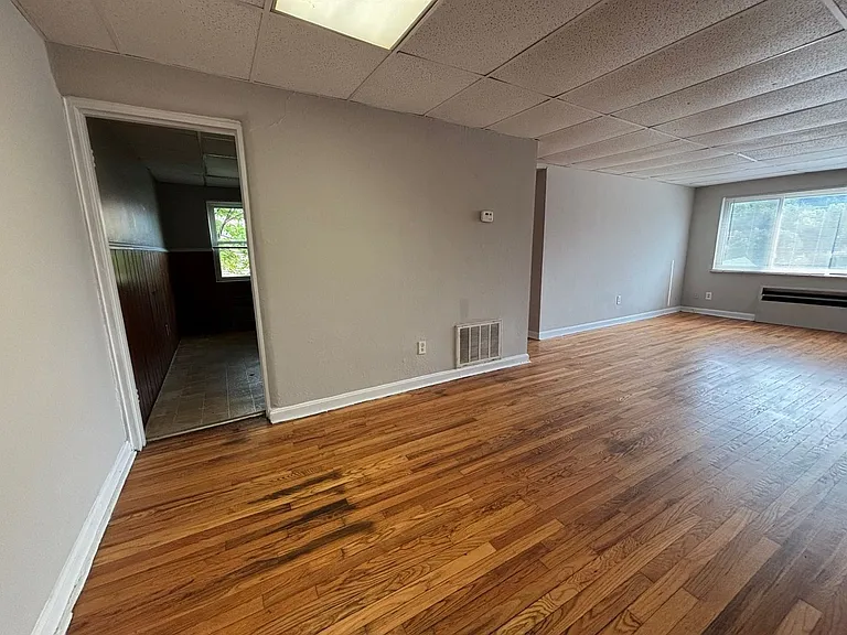 596 Lowell Ave — Photo 15