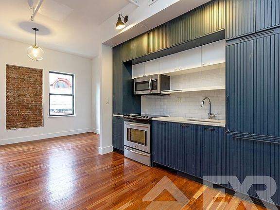 3rd image of 180 Bainbridge St APT 213