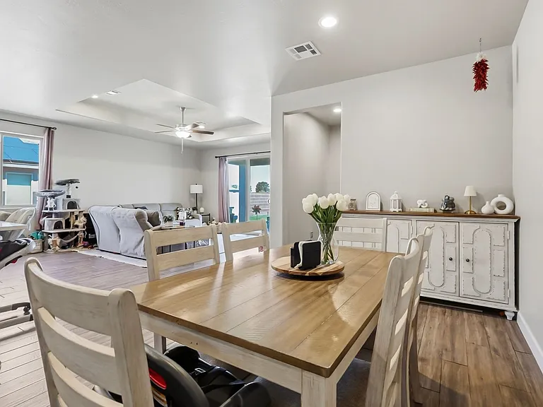 501 Montecito Dr — Photo 11