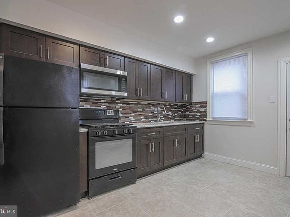 4th image of 6850 N 7th St