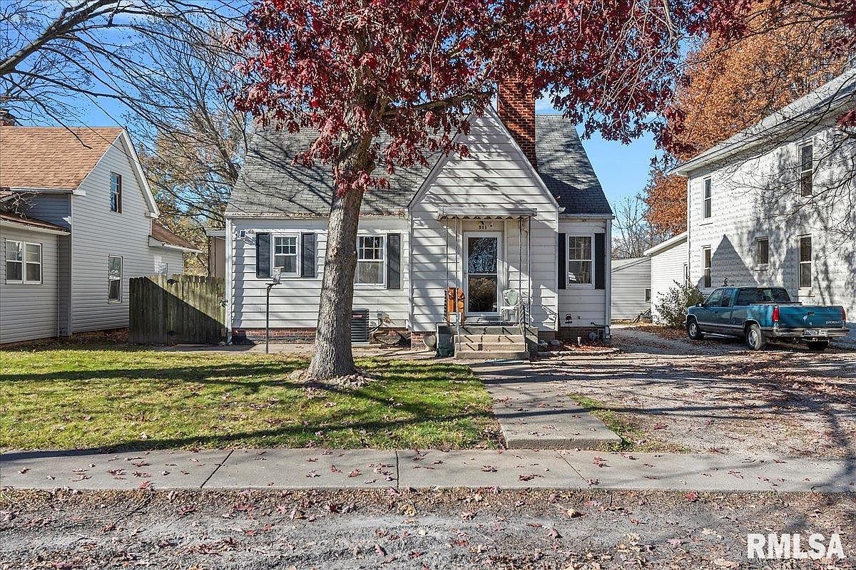 511 S Main St, Athens, IL 62613 Zillow