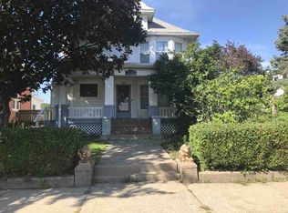 322 3rd Ave S, Clinton, IA 52732