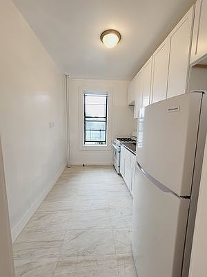 2nd image of 2540 Ocean Ave #B9