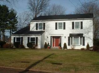920 Queens Dr, Yardley, PA