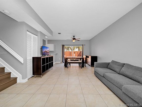 4th image of 4123 NE 24th St #4123