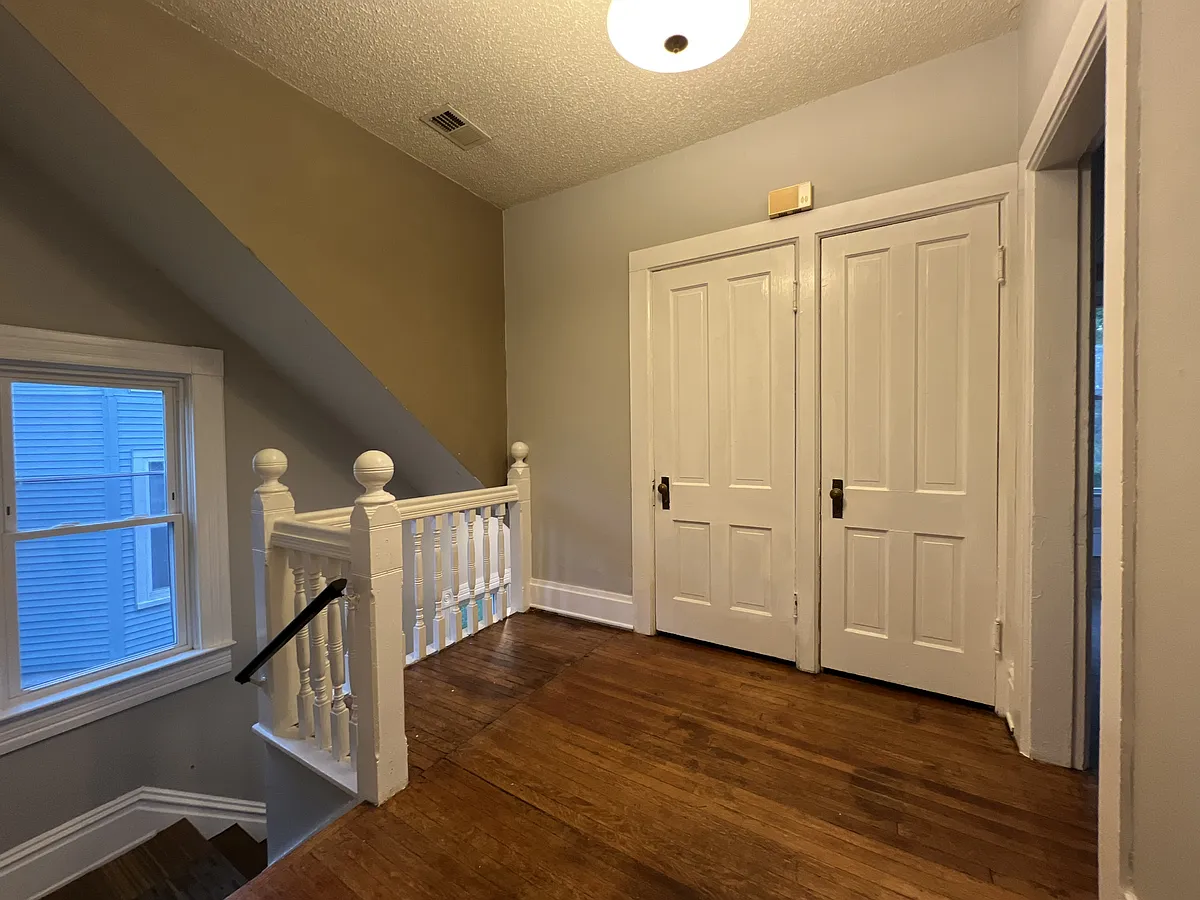 Building Photo - 697 Wilson Ave #1