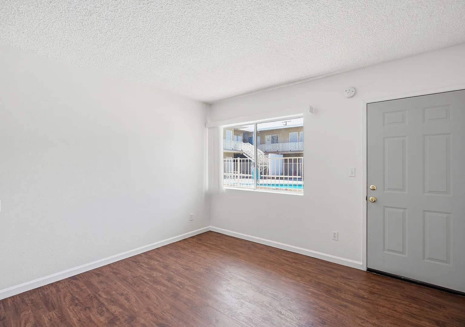 475 E Foothill Blvd — Photo 2