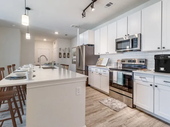 Residence at Gateway Village