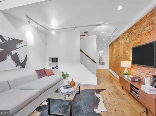 715 Pemberton St, Philadelphia, PA 19147