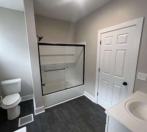 2nd image of 3024 Holmes St