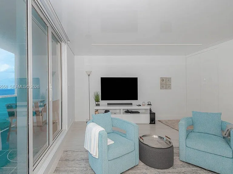 2301 Collins Ave #811 — Photo 10