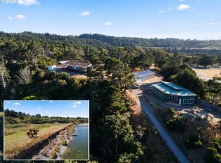 24195 Carpenterville Rd, Brookings, OR 97444