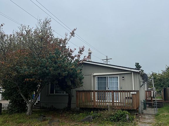 3rd image of 304 SE Port Ave