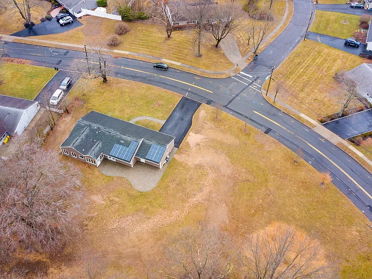 127 Kendall Rd — Photo 47
