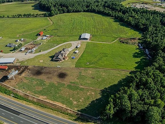 2nd image of 1921 Strickland Rd