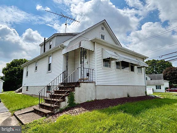 2nd image of 374 Sandalwood Ave