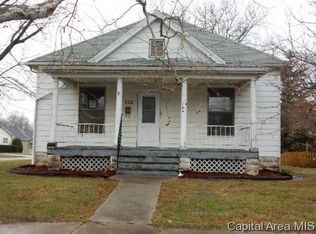 532 S Plum St, Carlinville, IL 62626