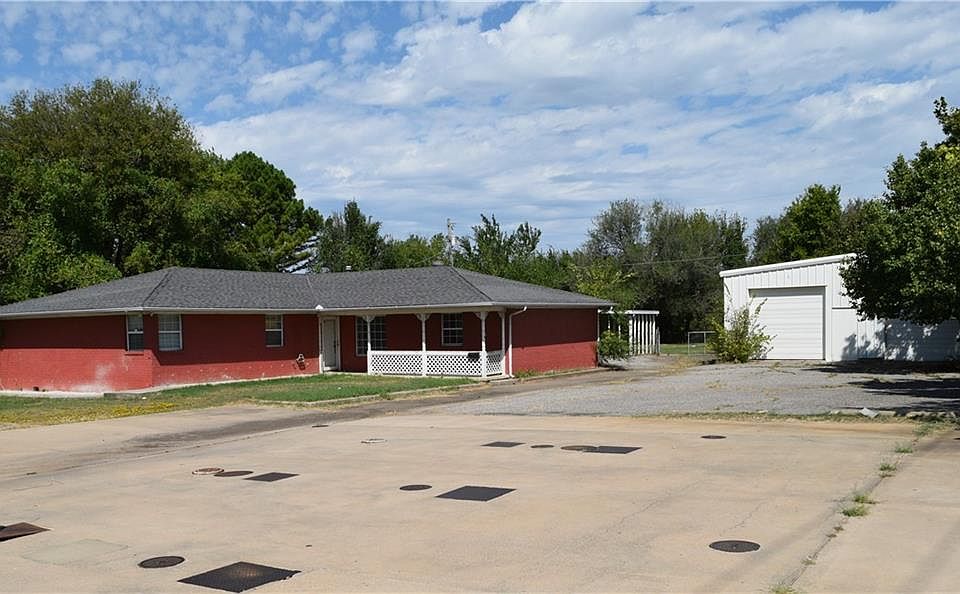 1st image of 106 W Wrangler Blvd