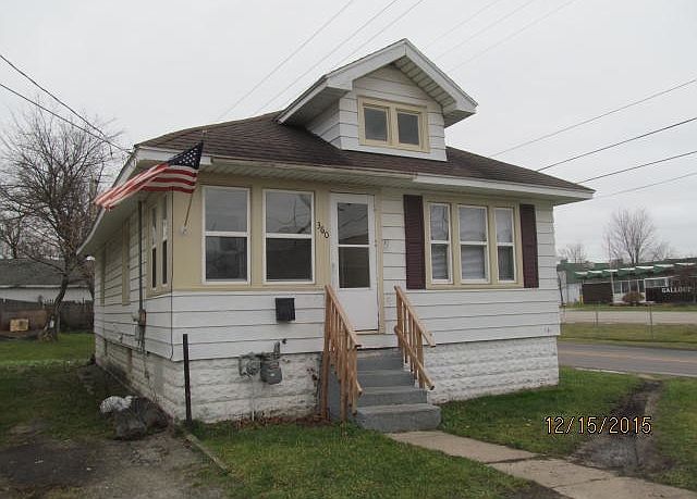 1st image of 306 Corinne St SW