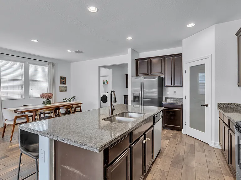 1691 W Desert Spring Way — Photo 11