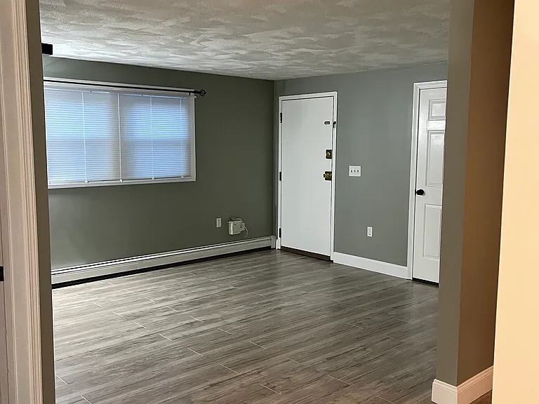 142 New York Ave — Photo 10