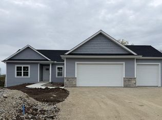502 Ridge Ct, Orfordville, WI 53576
