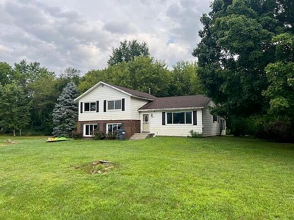 2nd image of 56954 Appleblossom Dr