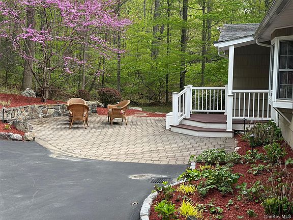 5th image of 43 Canada Hill Drive