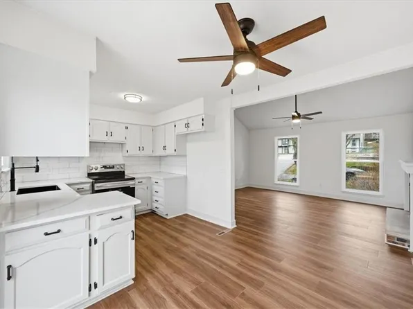 5761 N Anita Ave, Kansas City, MO 64151