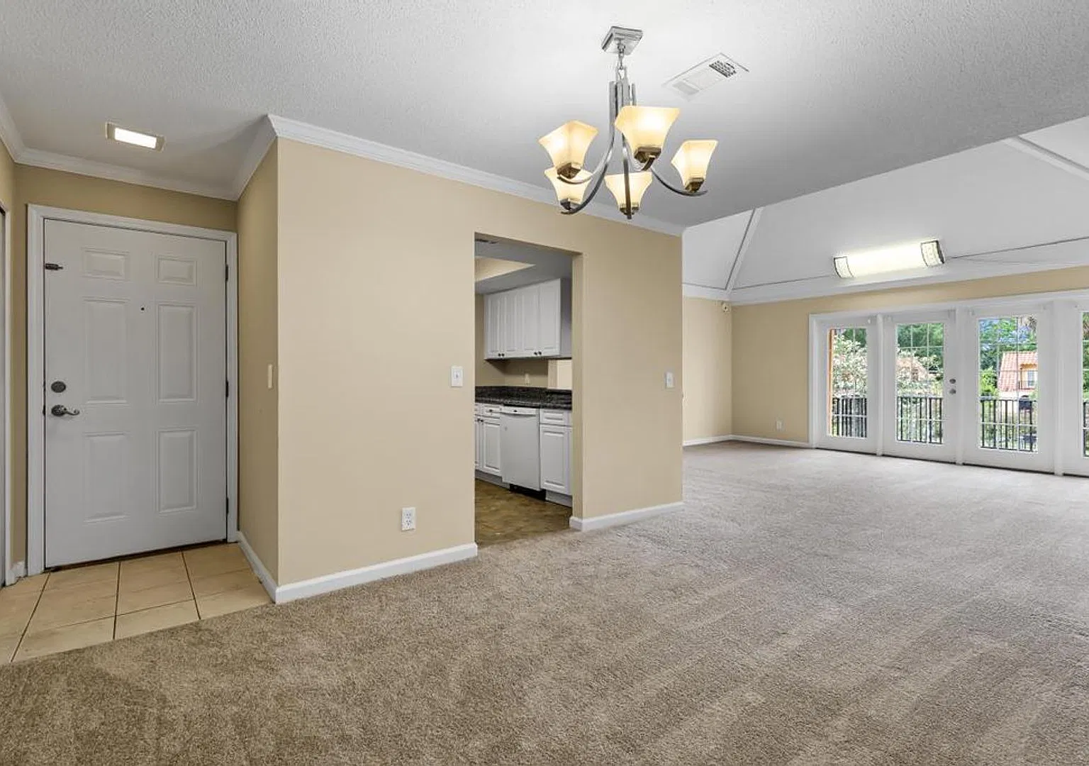 Condo for Rent! — Photo 3