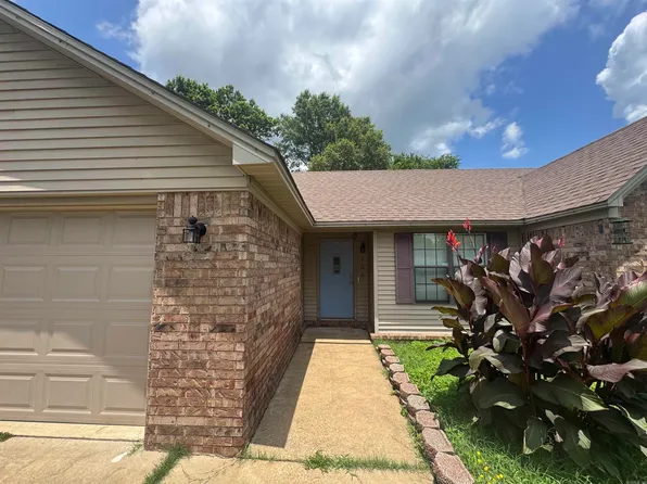 106 Louis Dr, Searcy, AR 72143