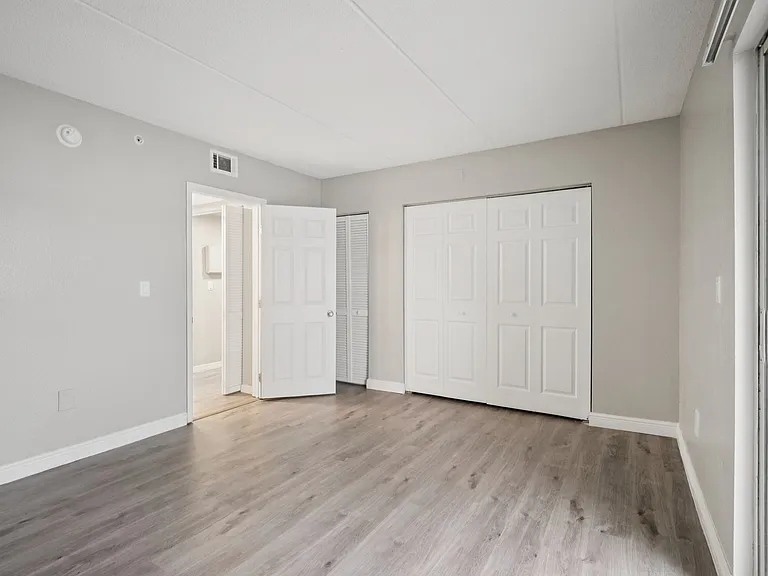 Serenity Lake Apartments — Photo 43