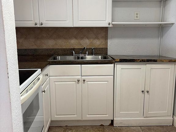 4th image of 3010 Marcos Drive #R111