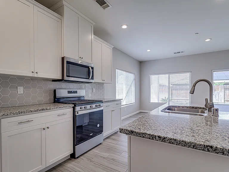8400 Jean Anne St — Photo 25