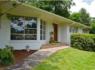 1824 Laurel Rd, Vestavia Hills, AL 35216