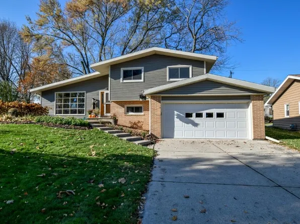 110 Twin Ln, Beaver Dam, WI 53916