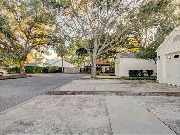 4th image of 5300 Bayshore Blvd APT A3
