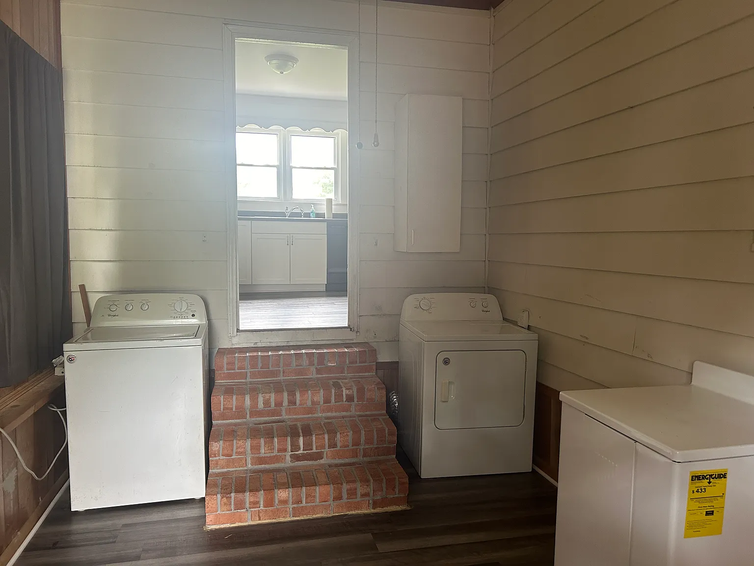2 bed, 1000 sqft, $1,200 — Photo 2